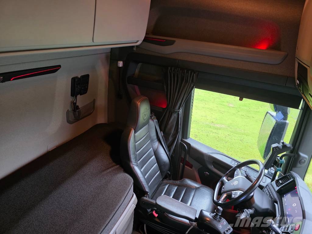 Scania R660 V8 8x4 Tridem – Hooklift – Snow Plo Hook lift trucks