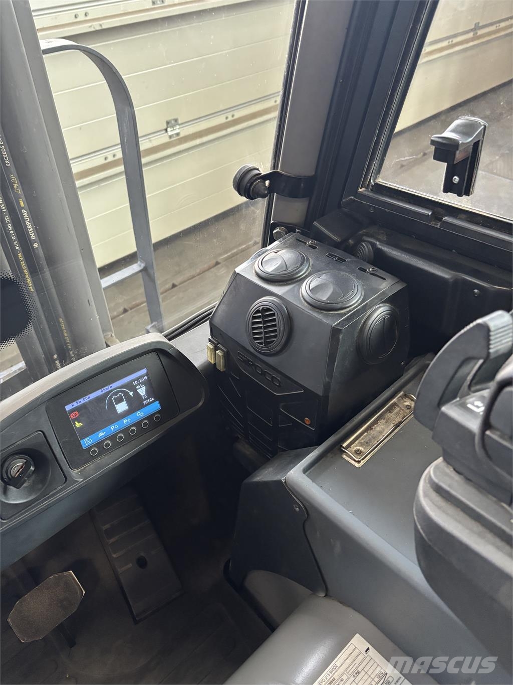 Jungheinrich EFG 215 Triplex Elektritõstukid