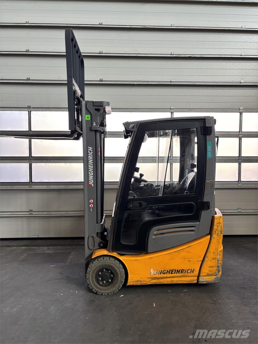 Jungheinrich EFG 215  Triplex شاحنات ذات رافعات شوكية تعمل بالكهرباء