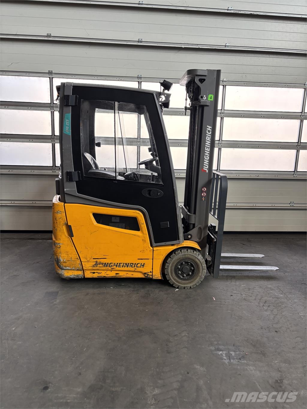 Jungheinrich EFG 215 Triplex Elektrostapler