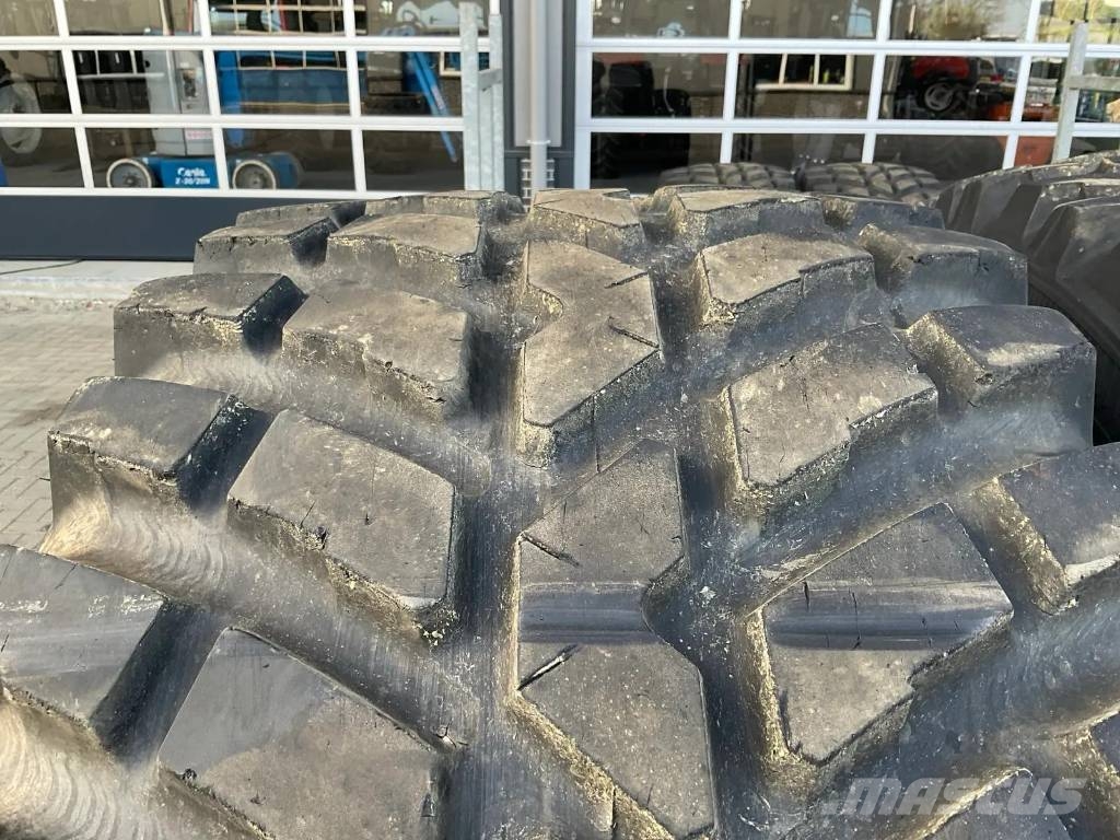 Nokian 650/65 R42 + 540/65 R30 TRI2 Шины и колёса