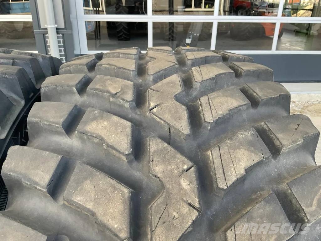 Nokian 650/65 R42 + 540/65 R30 TRI2 Шины и колёса