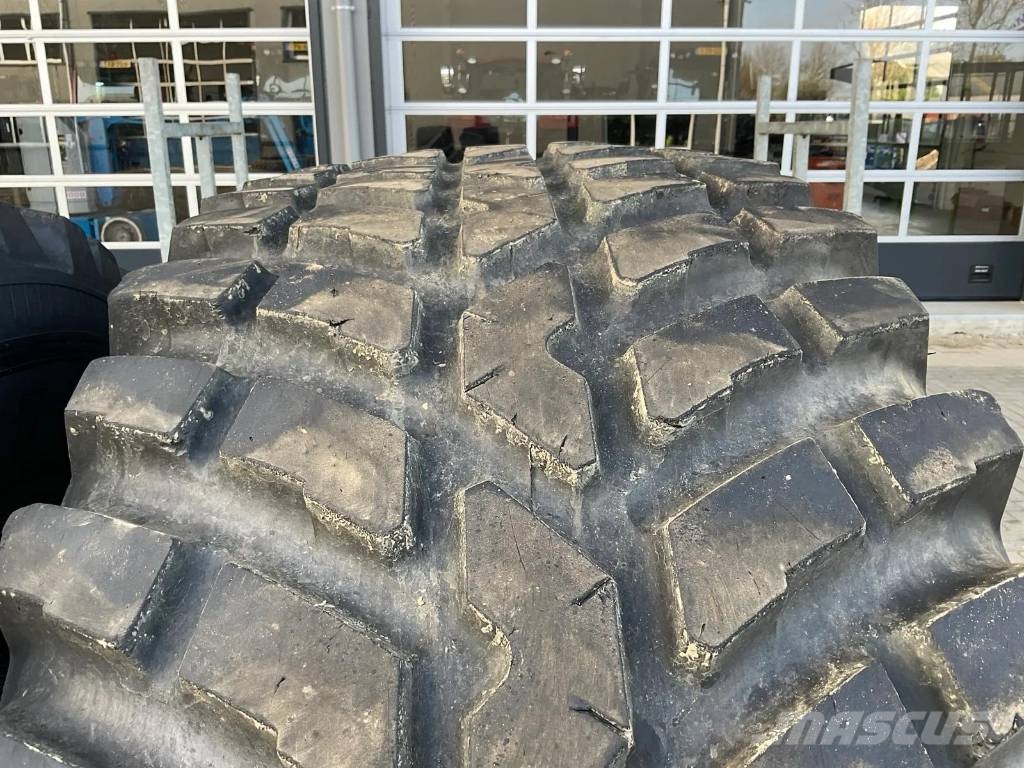 Nokian 650/65 R42 + 540/65 R30 TRI2 Шины и колёса