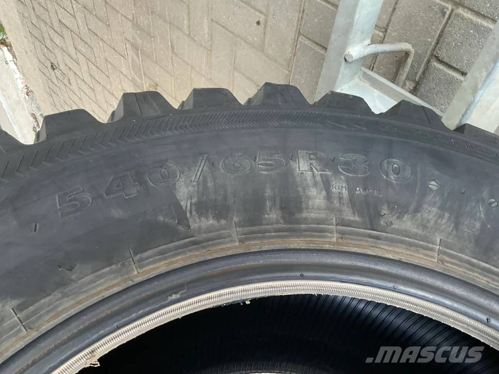 Nokian 650/65 R42 + 540/65 R30 TRI2 Шины и колёса