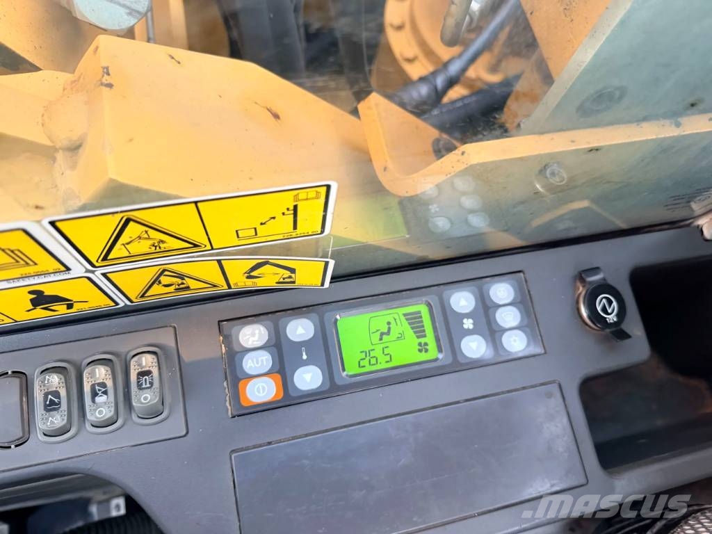 CAT 330F LN Kāpurķēžu ekskavatori