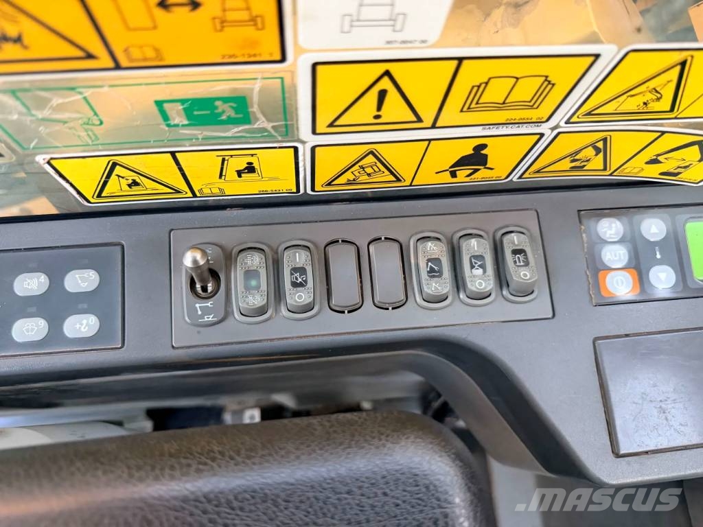 CAT 330F LN Kāpurķēžu ekskavatori