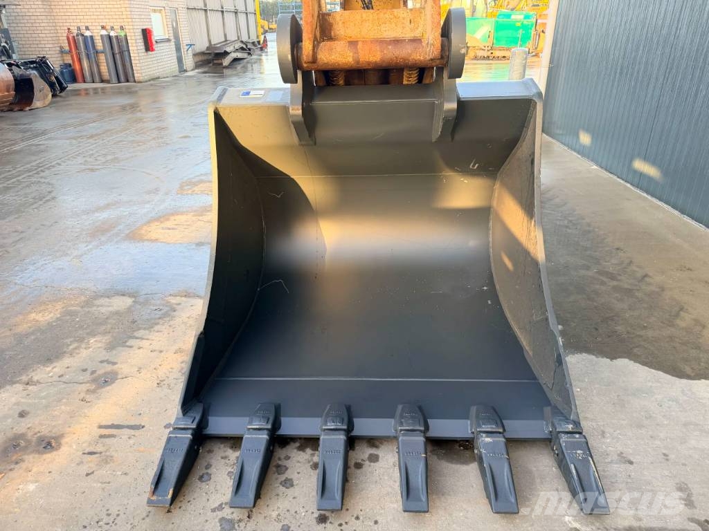 CAT 330F LN Kāpurķēžu ekskavatori