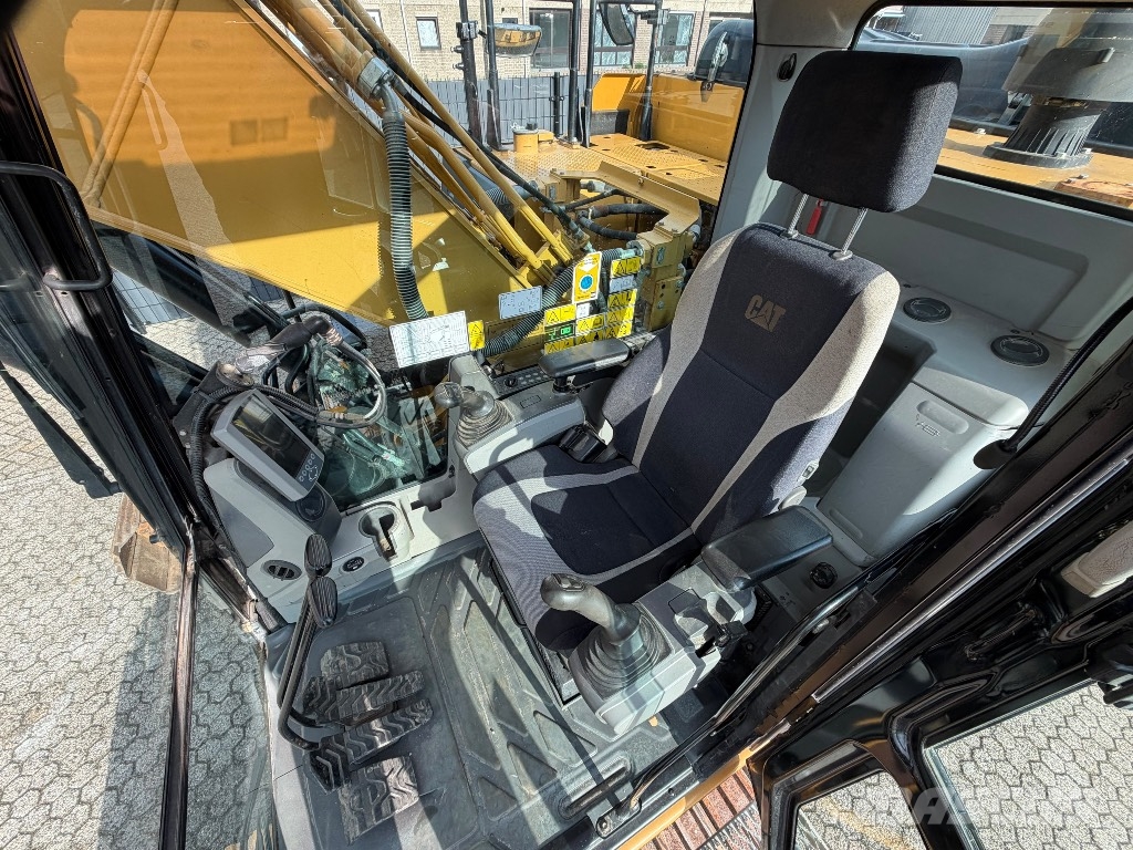 CAT 320 EL Crawler excavators