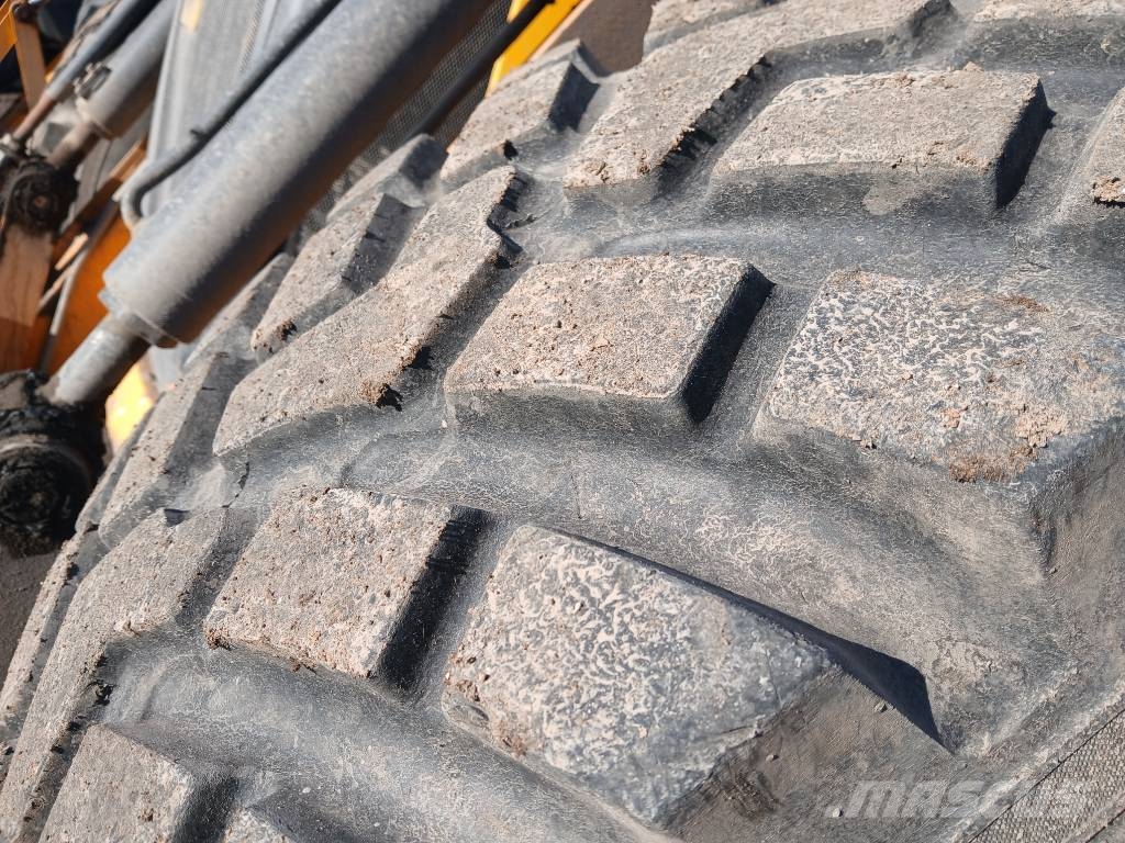 JCB 4 CX Graaf-laadcombinaties