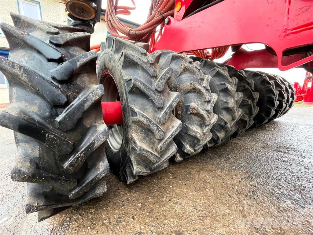 Horsch Pronto 6 DC مثاقيب مدمجة