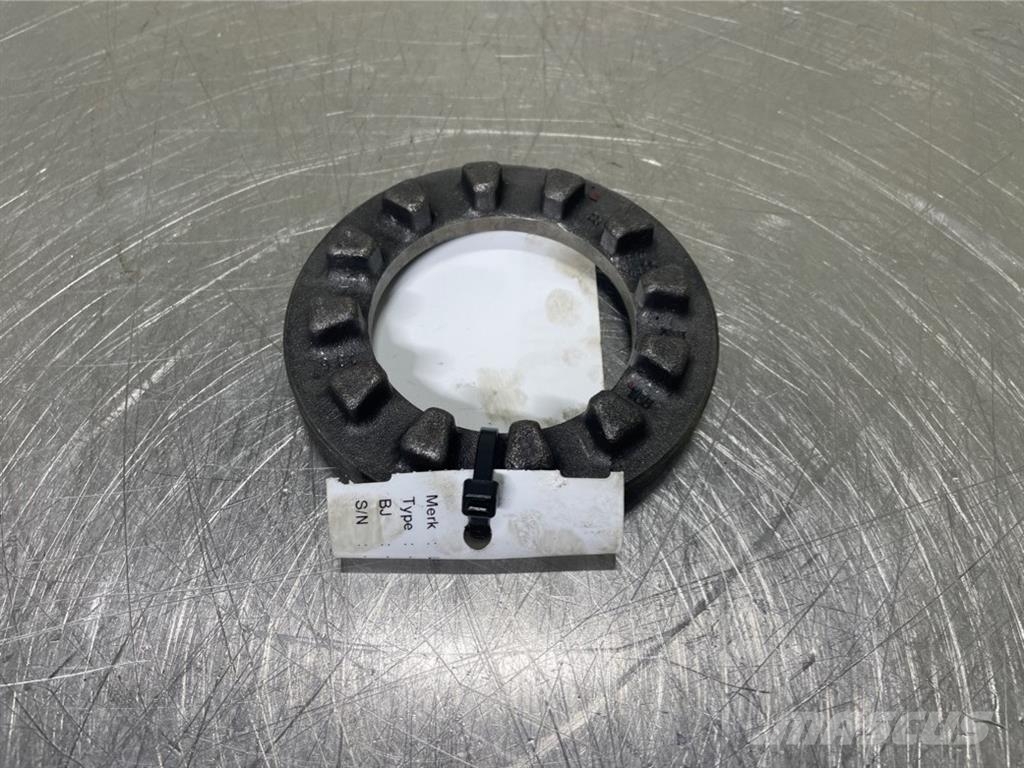 Liebherr L544-7009229-Adjusting nut/Einstellmutter 轴