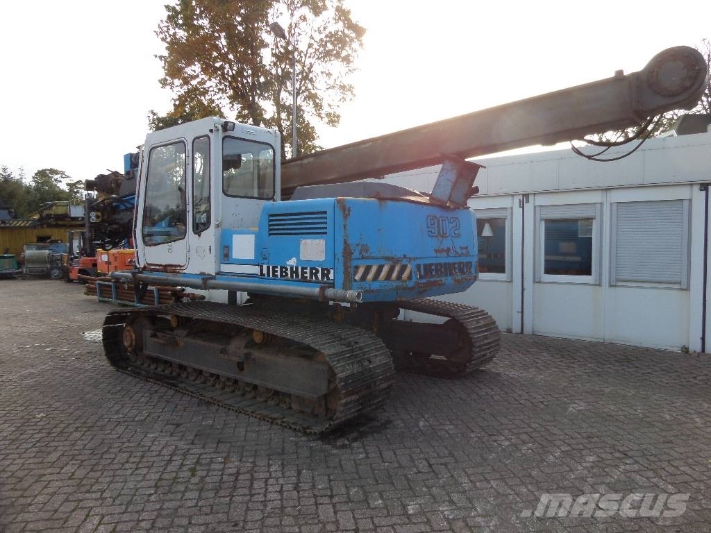 Liebherr R 902 Truck mounted drill rig