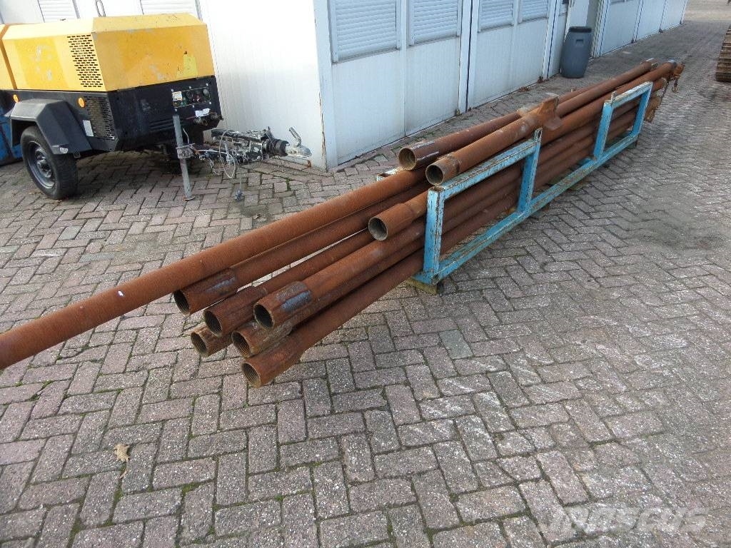 Liebherr R 902 Truck mounted drill rig