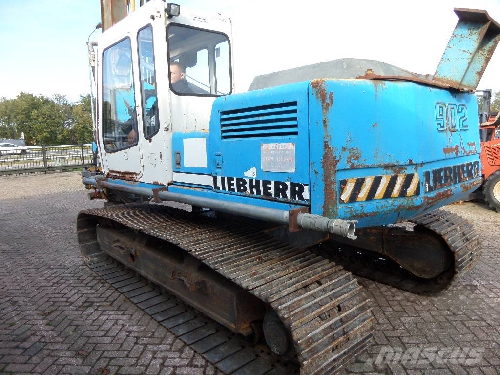 Liebherr R 902 Truck mounted drill rig