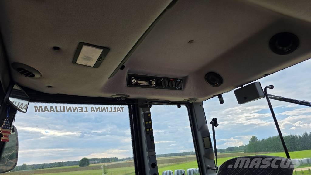 Valtra M 150 الجرارات