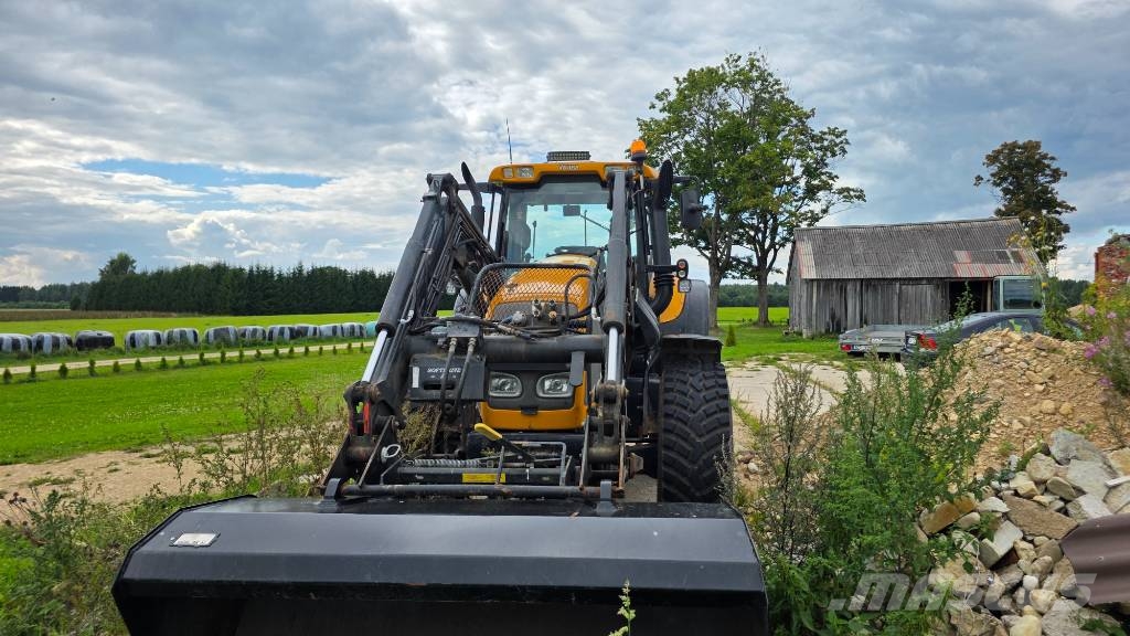 Valtra M 150 الجرارات