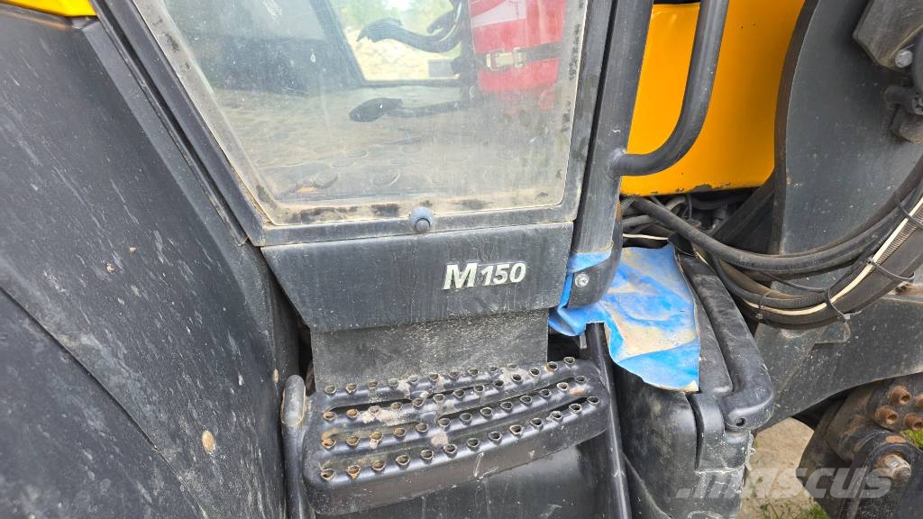 Valtra M 150 الجرارات