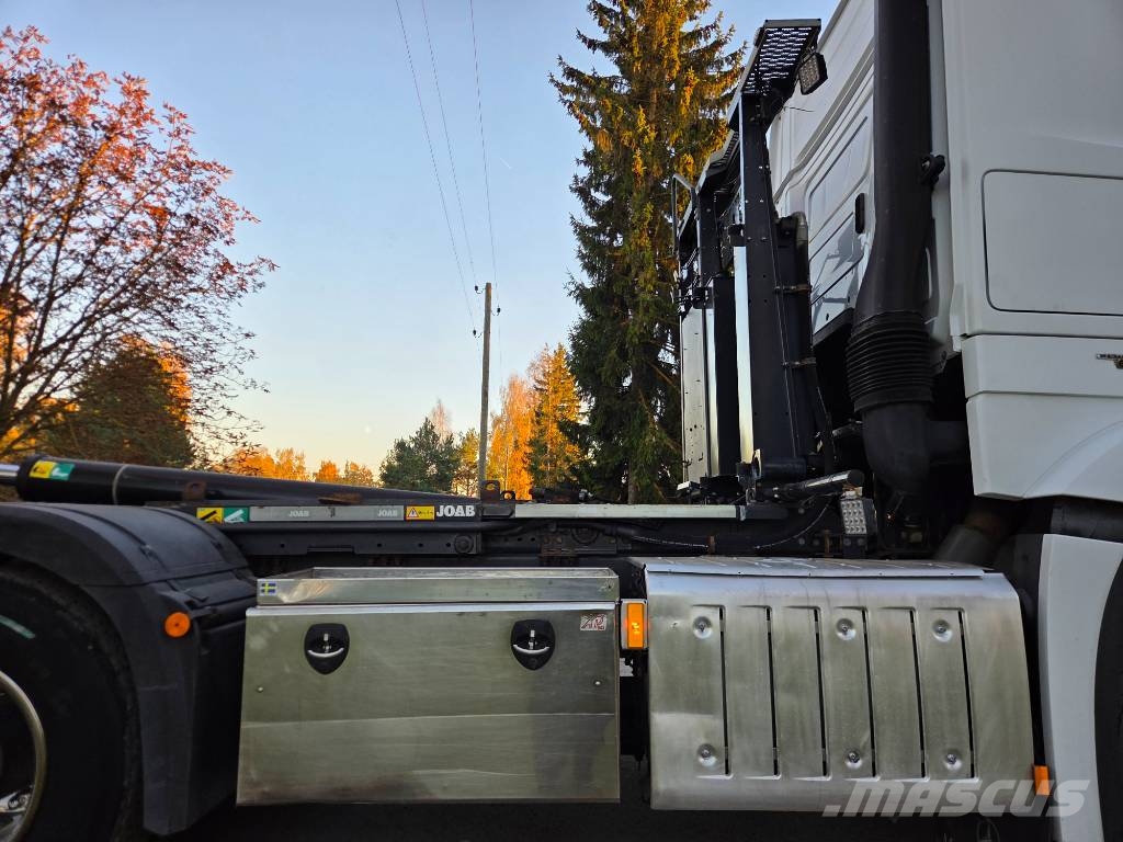 Mercedes-Benz Arocs 3251 Treileri ar āķi