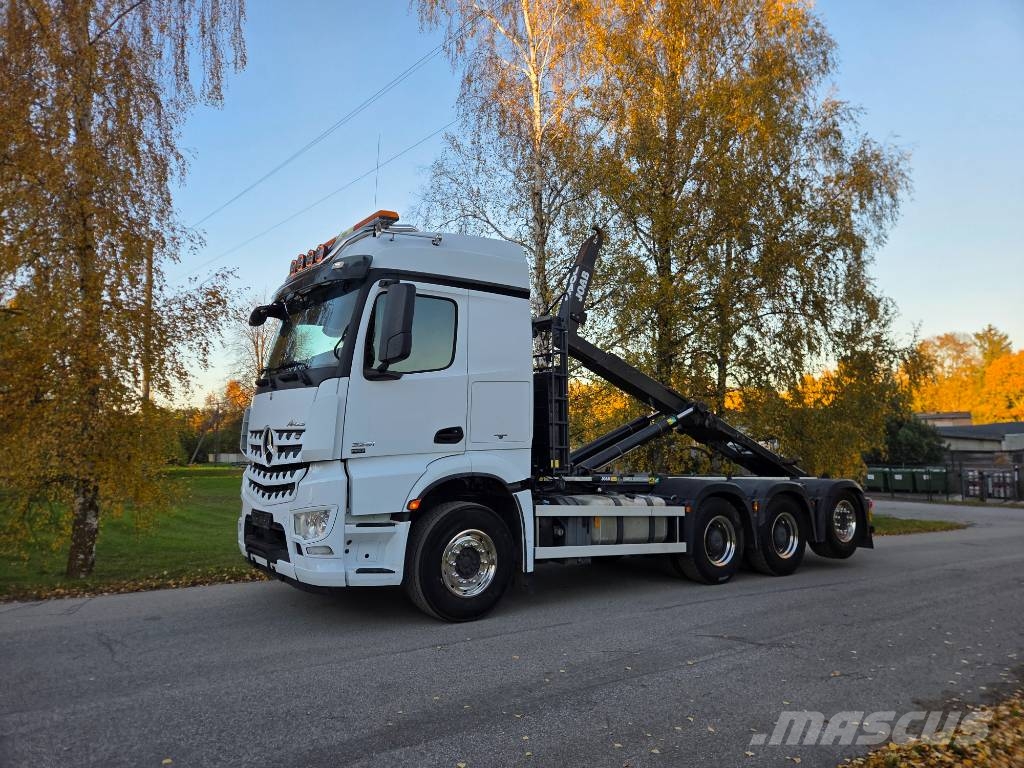 Mercedes-Benz Arocs 3251 Treileri ar āķi