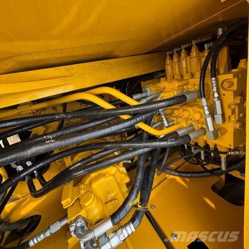Komatsu PC 220-8 Εκσκαφείς με ερπύστριες