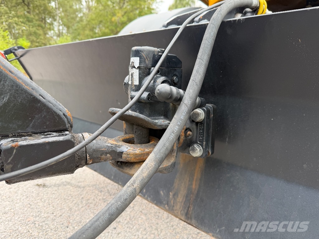 JCB 110 W Hydradig med vagn och mycket redskap Excavadoras de ruedas