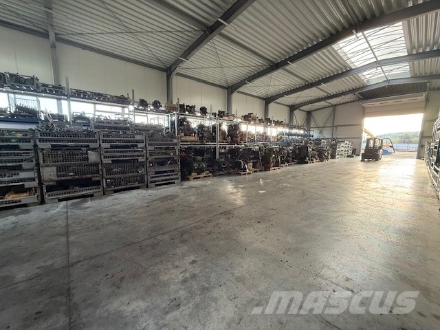 Liebherr USED HYDRAULIC PARTS هيدروليات