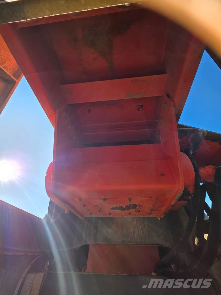 Sandvik QJ 241 Trituradoras móviles