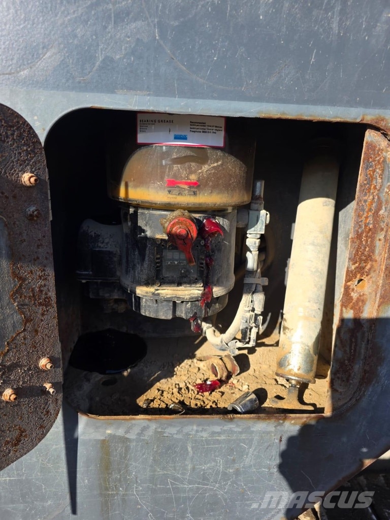 Sandvik QJ 241 Trituradoras móviles