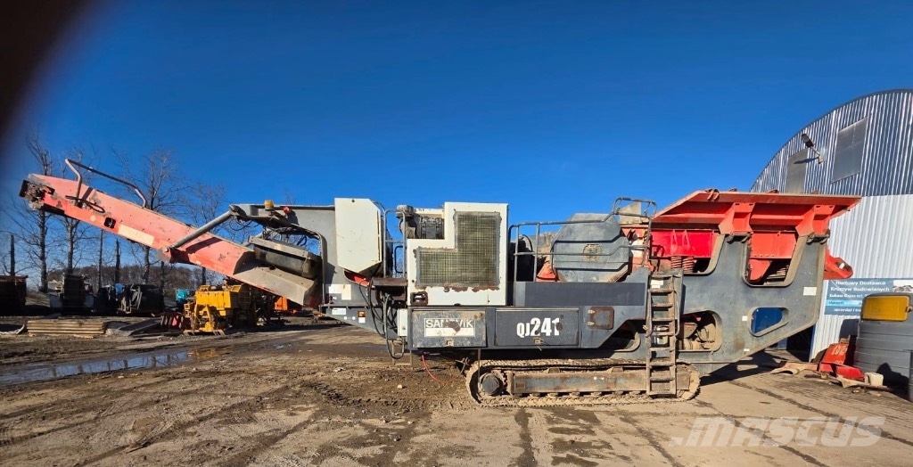 Sandvik QJ 241 Trituradoras móviles