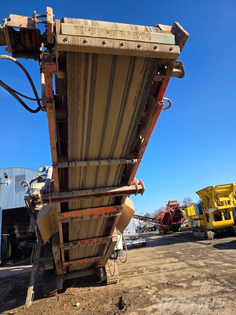 Sandvik QJ 241 Trituradoras móviles