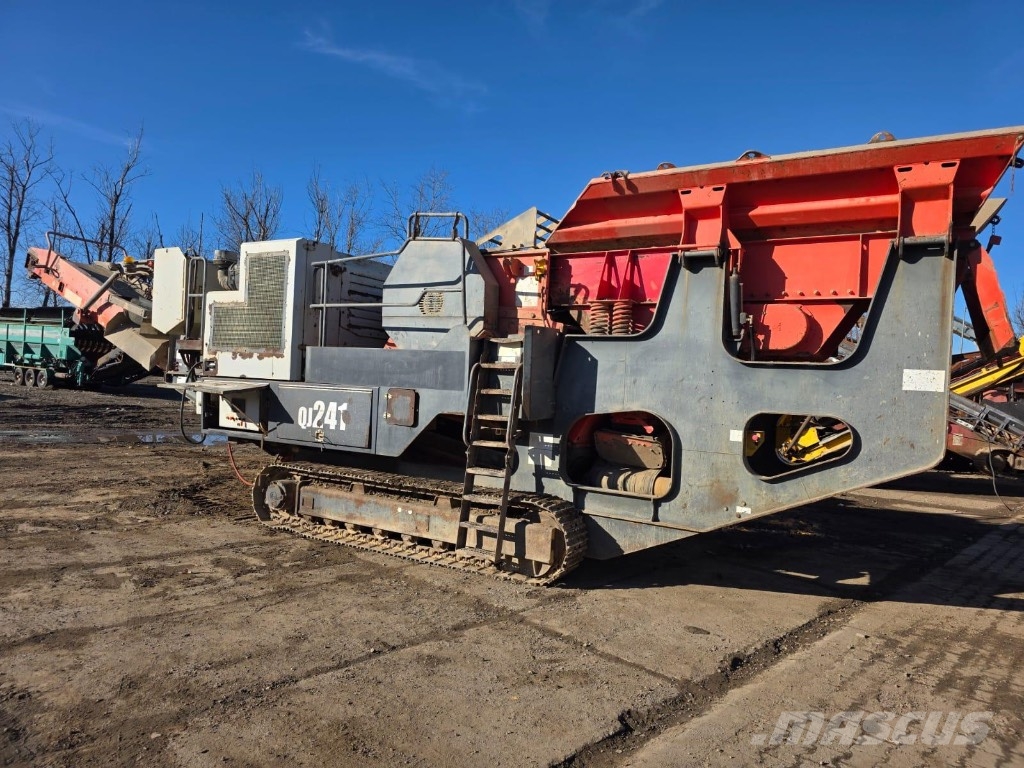 Sandvik QJ 241 Trituradoras móviles