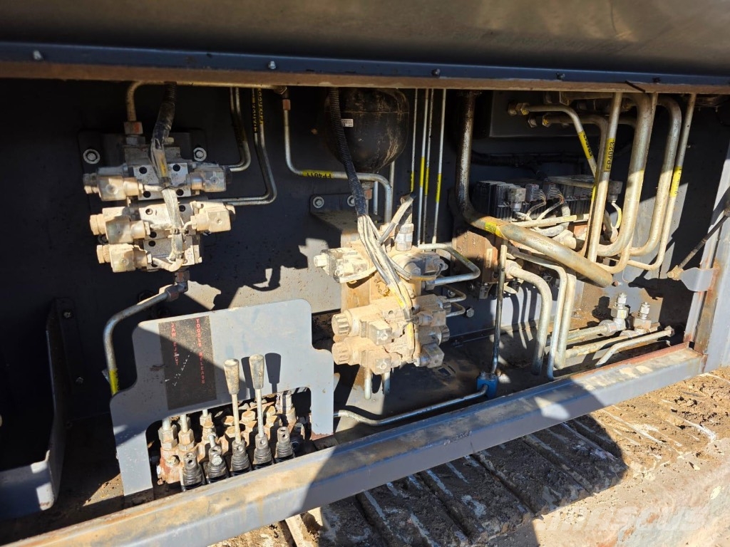 Sandvik QJ 241 Trituradoras móviles