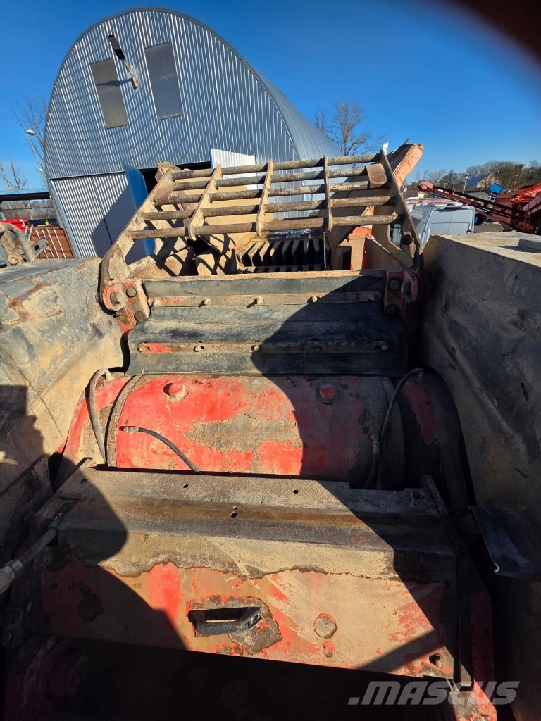 Sandvik QJ 241 Trituradoras móviles
