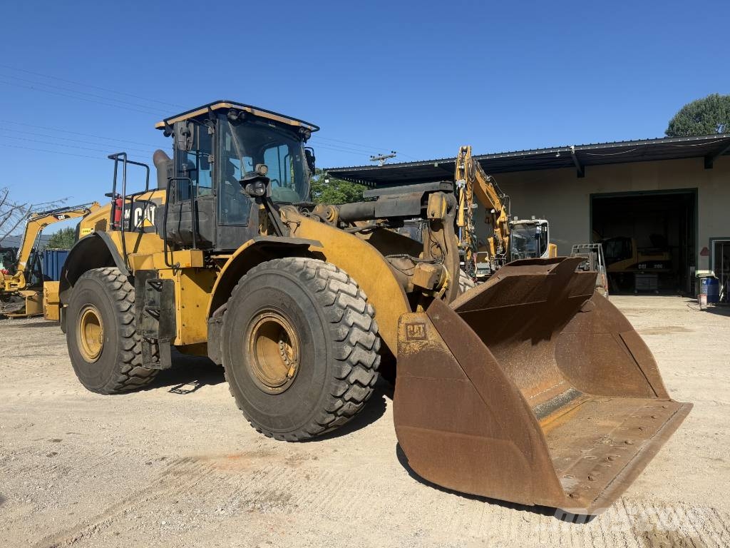 CAT 966 M XE لوادر بعجل
