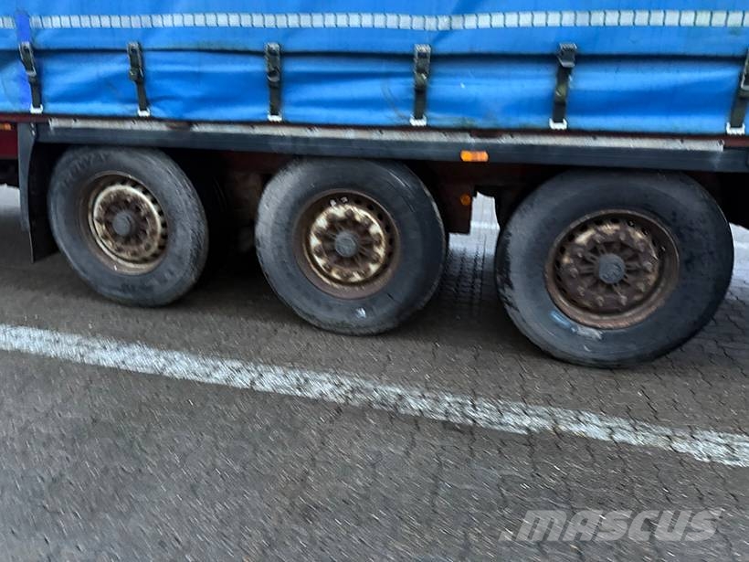 Krone 3 axle Curtainsider / Planenauflieger Curtainsider semi-trailers