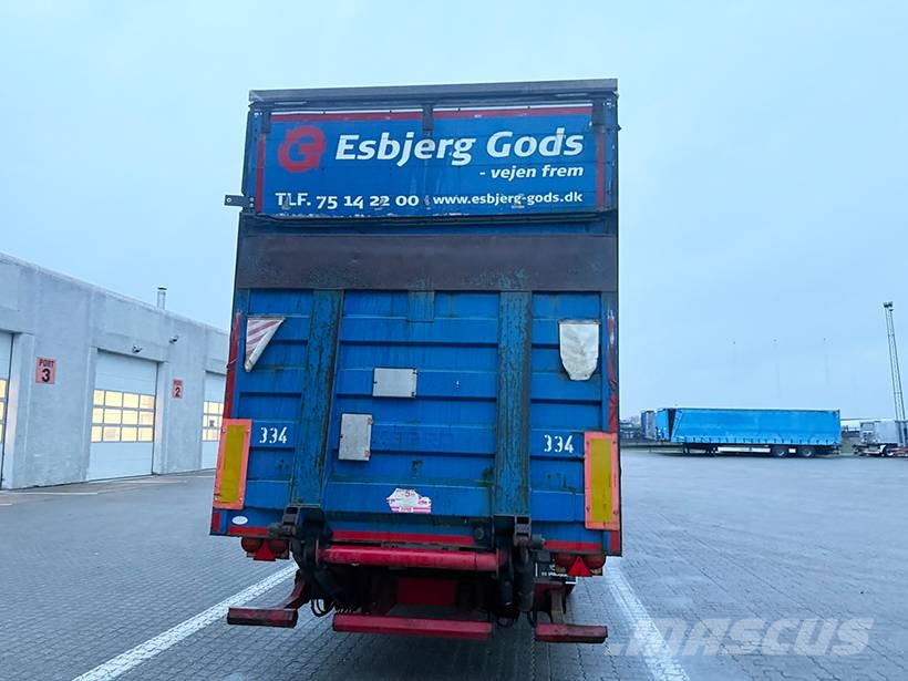 Krone 3 axle Curtainsider / Planenauflieger Curtainsider semi-trailers