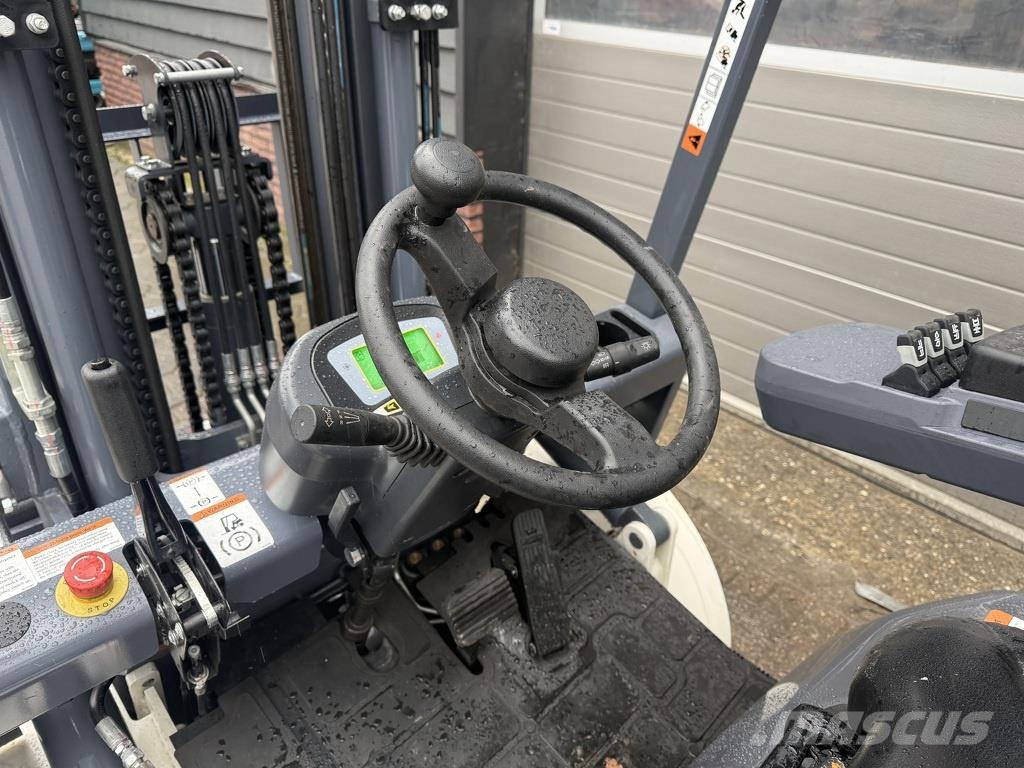 Eurotrac FE30 ECO heftruck NIEUW met vorkenverspreider Electric forklifts