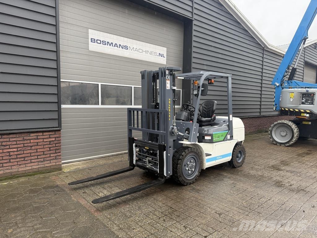 Eurotrac FE30 ECO heftruck NIEUW met vorkenverspreider Electric forklifts