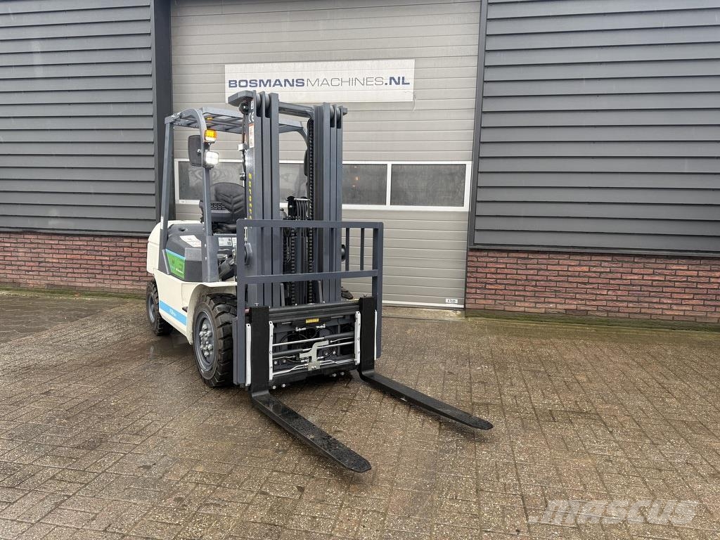 Eurotrac FE30 ECO heftruck NIEUW met vorkenverspreider Electric forklifts