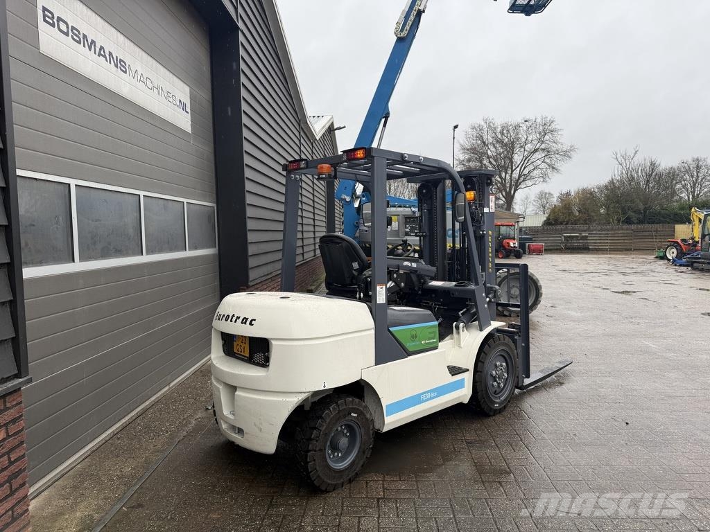 Eurotrac FE30 ECO heftruck NIEUW met vorkenverspreider Electric forklifts