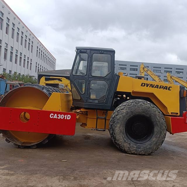 Dynapac CA 301 D مداحل ثنائية الاسطوانة