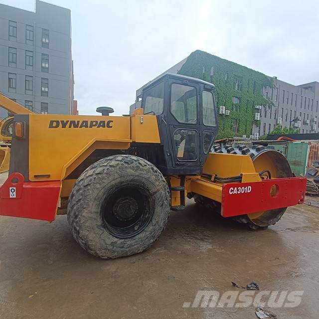 Dynapac CA 301 D مداحل ثنائية الاسطوانة