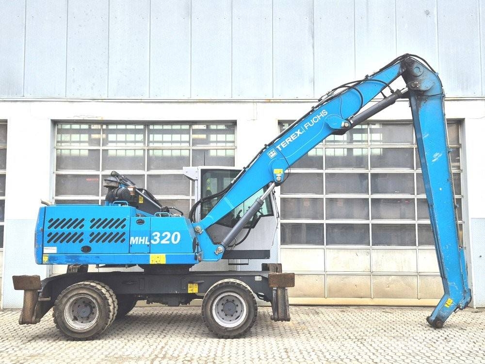 Fuchs MHL 320 D Waste / industry handlers