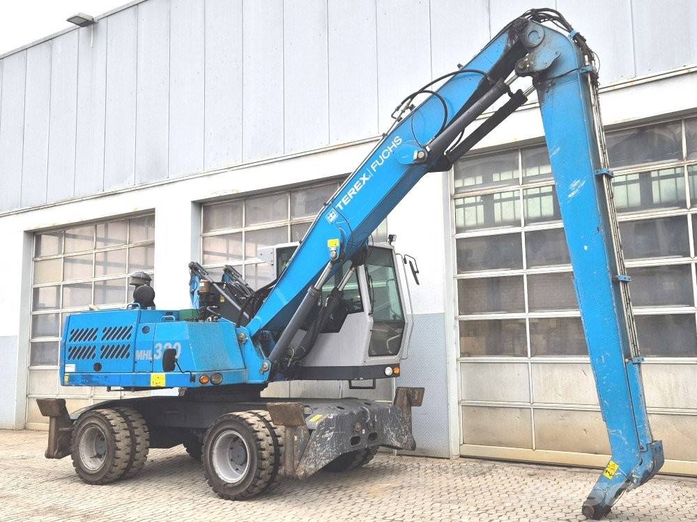 Fuchs MHL 320 D Waste / industry handlers