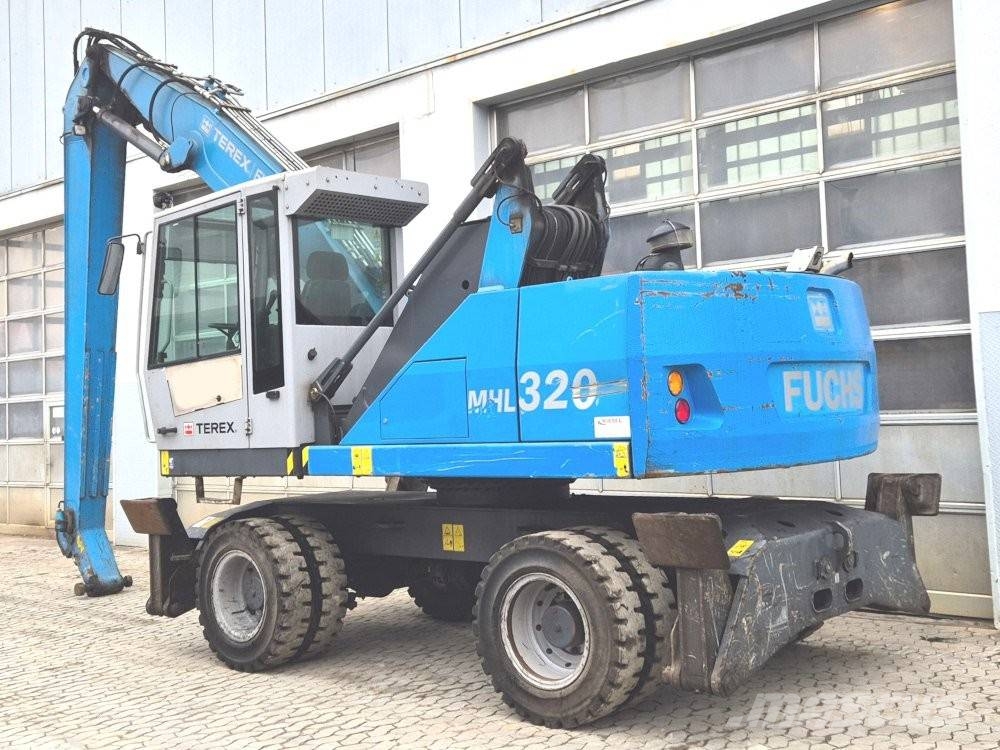 Fuchs MHL 320 D Waste / industry handlers