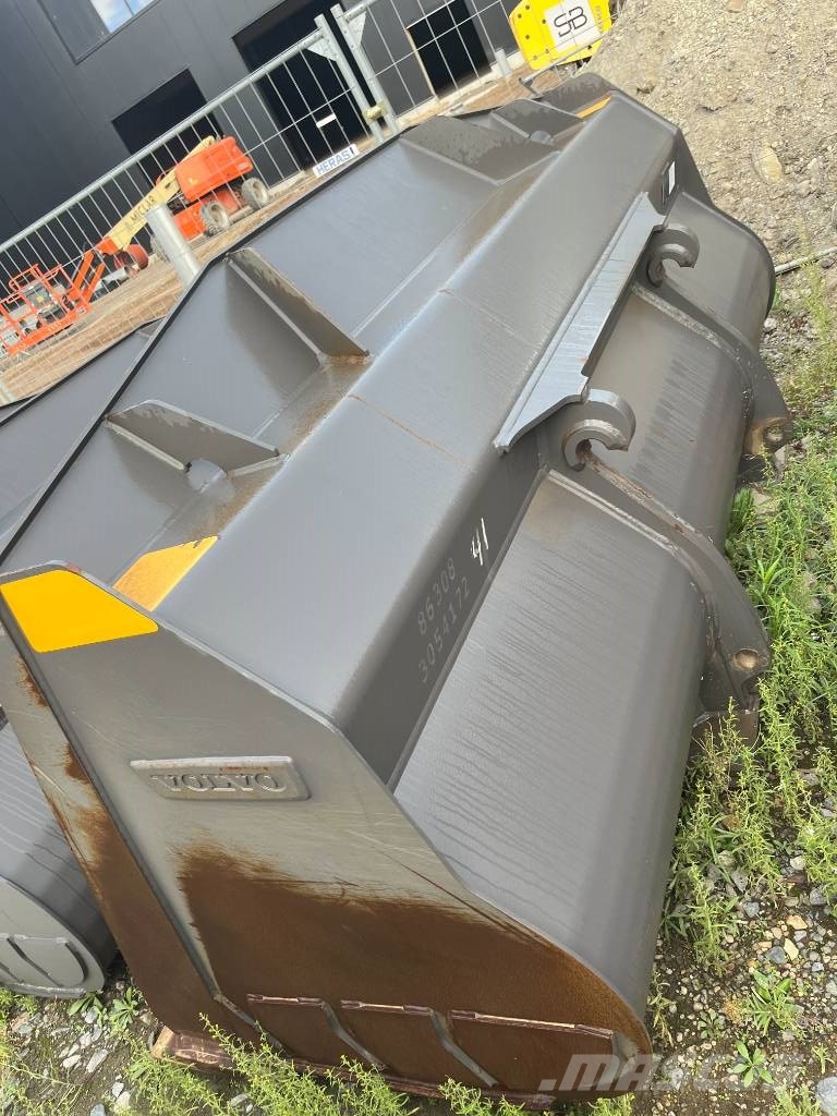 Volvo L 120 H  휠로우더