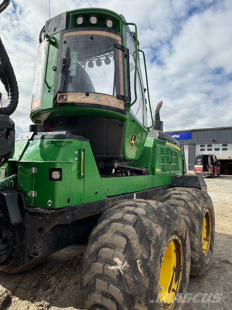 John Deere 1210G Uitrijwagens