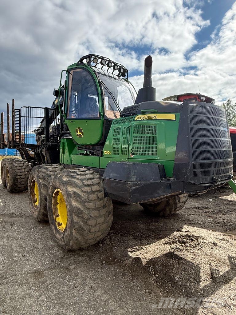 John Deere 1210G Uitrijwagens