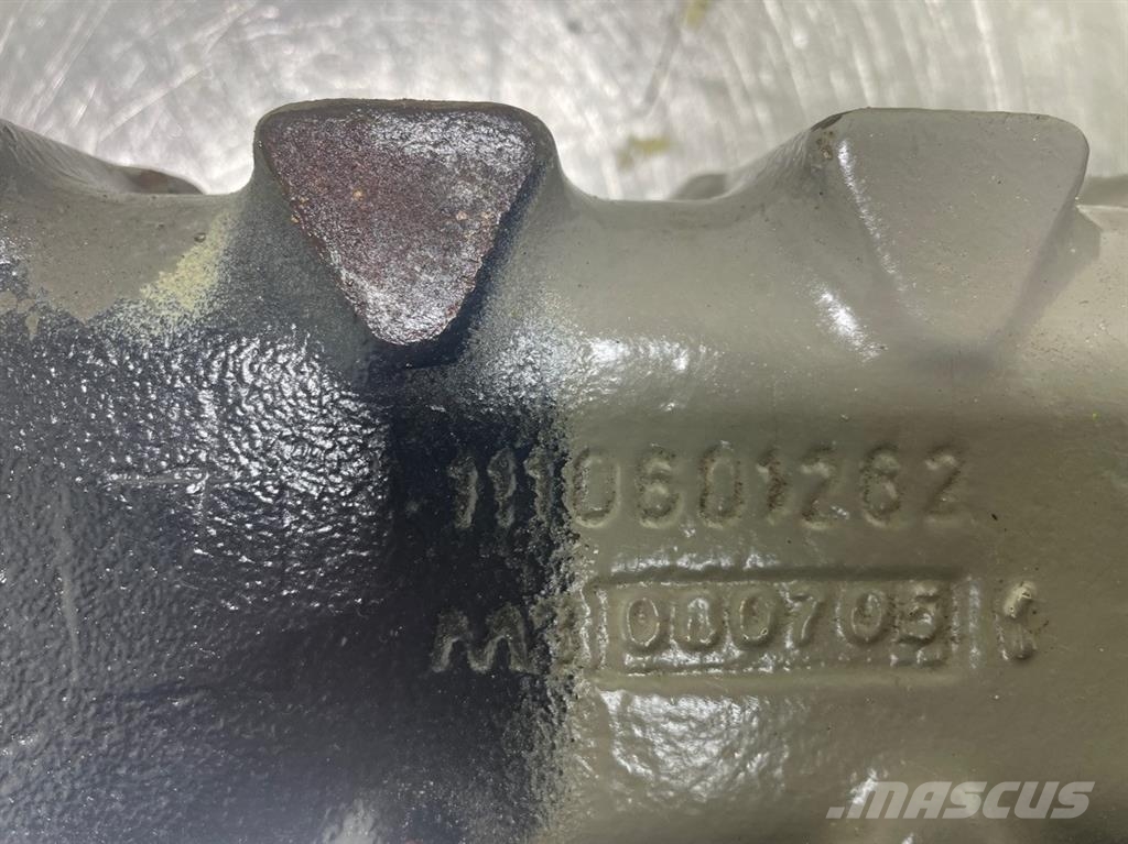 Atlas AR65-Spicer Dana 357/111/195-003-Axle housing Akselit