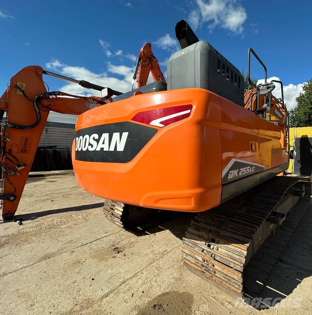 Doosan DX 255 LC Rupsgraafmachines